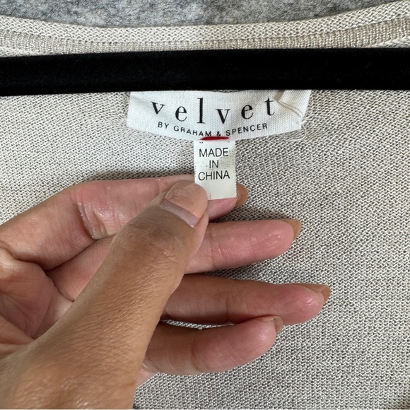 Velvet by Graham & Spencer Metallic Silver Cowl Neck Top 3/4 Sleeve Size S - Picture 7 of 12